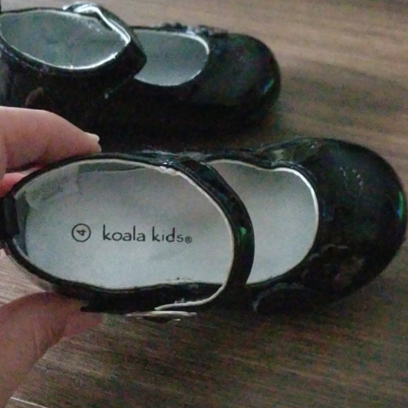 Shoes - Picture 5 of 5